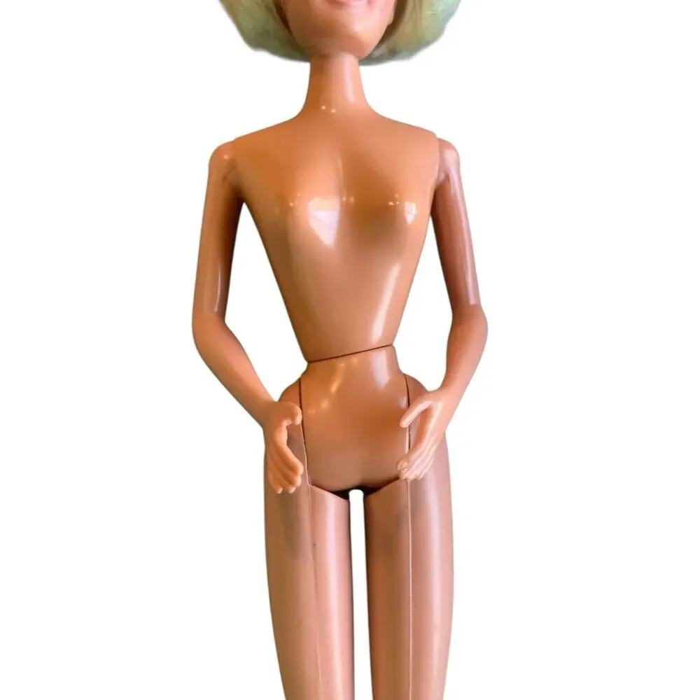 M&C Barbie Style Doll w/ Twist N Turn Bendable Nude Short Hair Bob Vintage D14‎